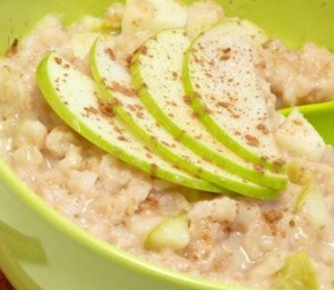 Каша овсяная со вкусом яблока