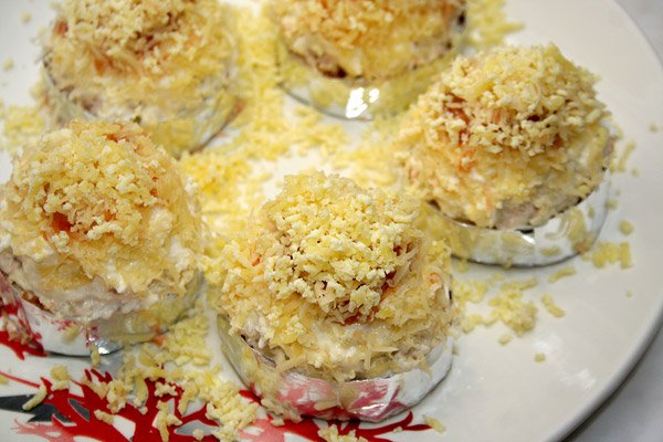 Салат с рисом и рыбой