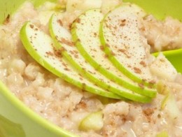 Каша овсяная со вкусом яблока