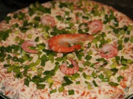 Салат с креветками и рыбой