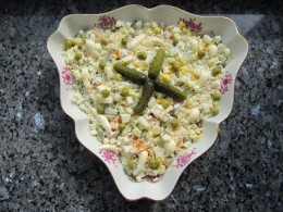 Салат из отварной рыбы